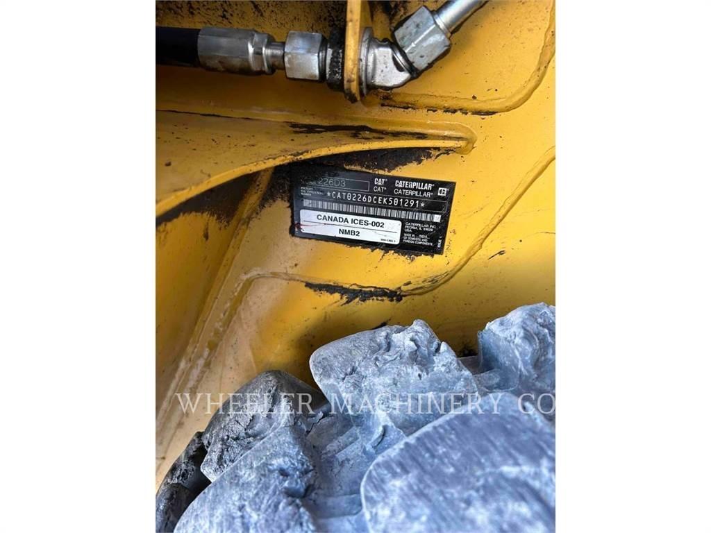 CAT 226D3 C1H2 Skid steer mini nakladalci