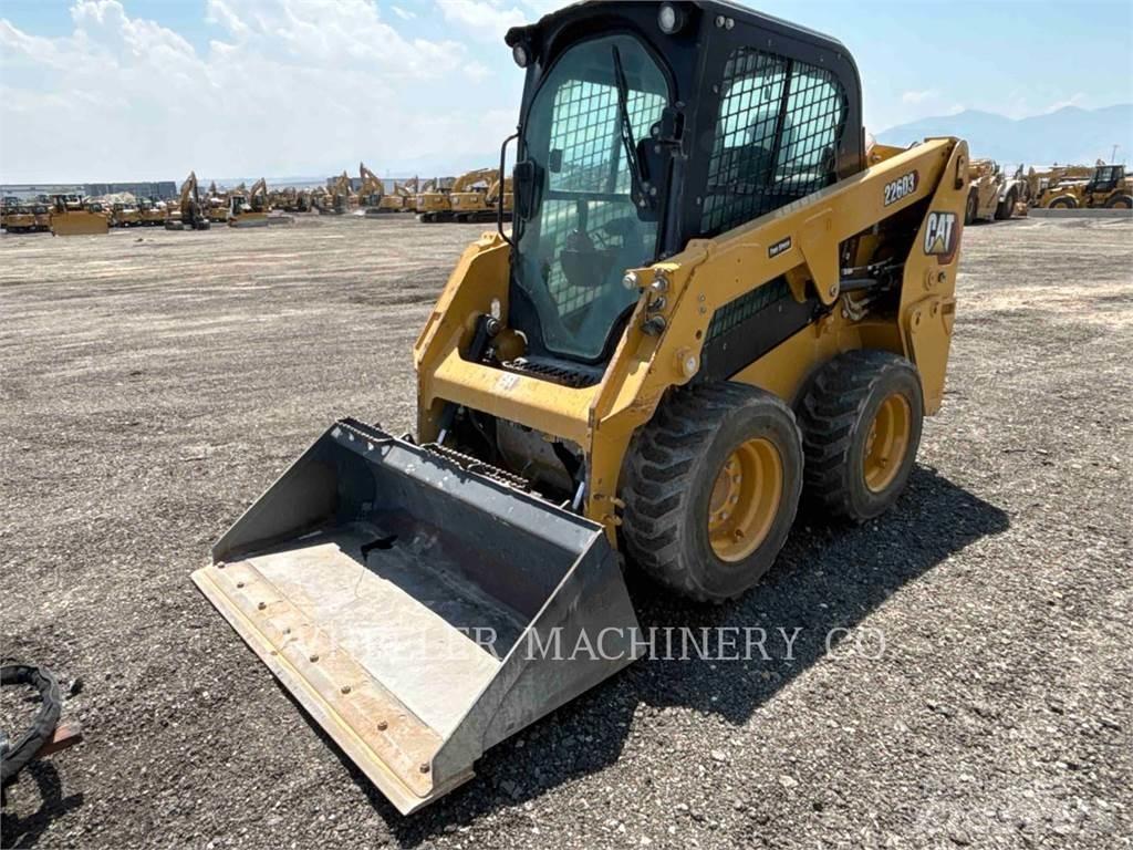 CAT 226D3 C3H2 Skid steer mini nakladalci