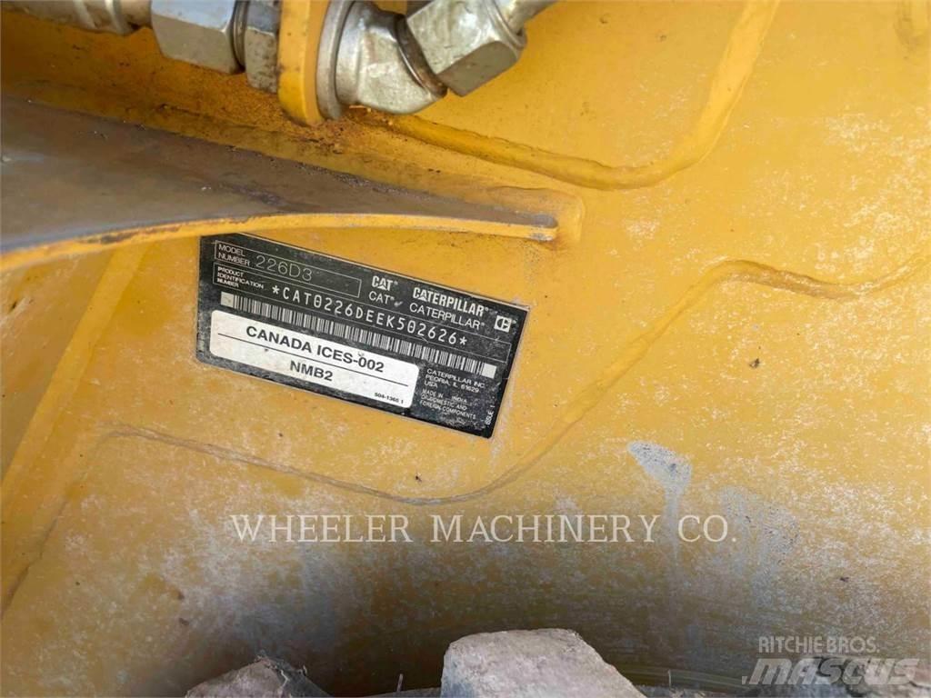 CAT 226D3 C3H2 Skid steer mini nakladalci