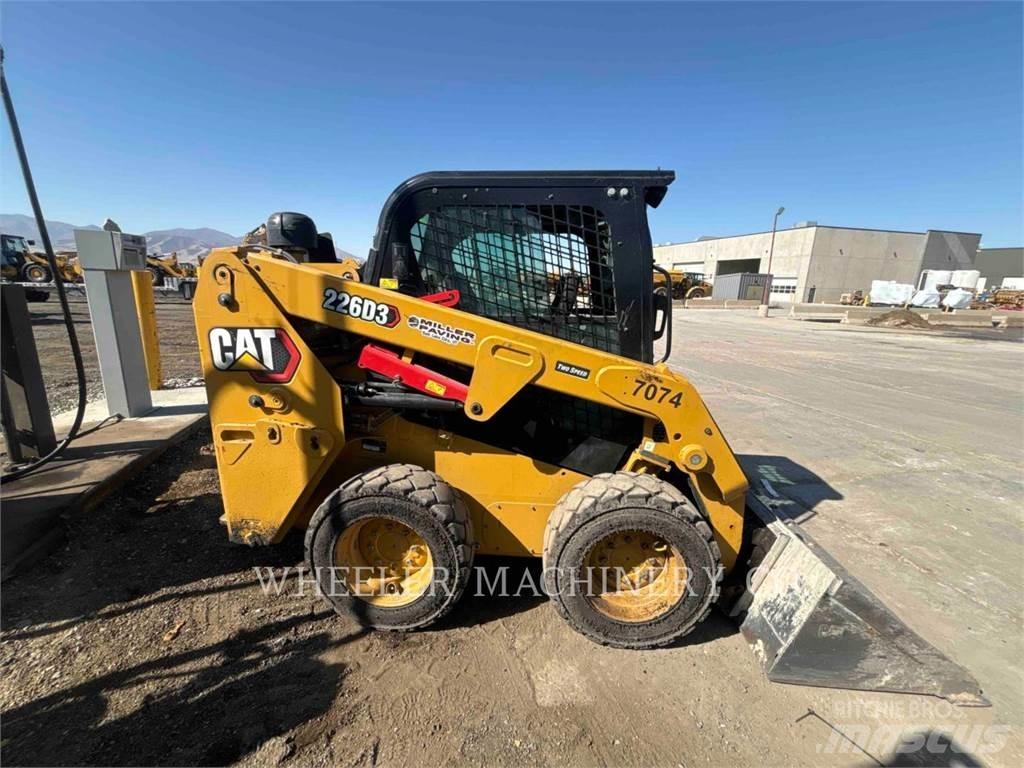 CAT 226D3 C3H2 Skid steer mini nakladalci