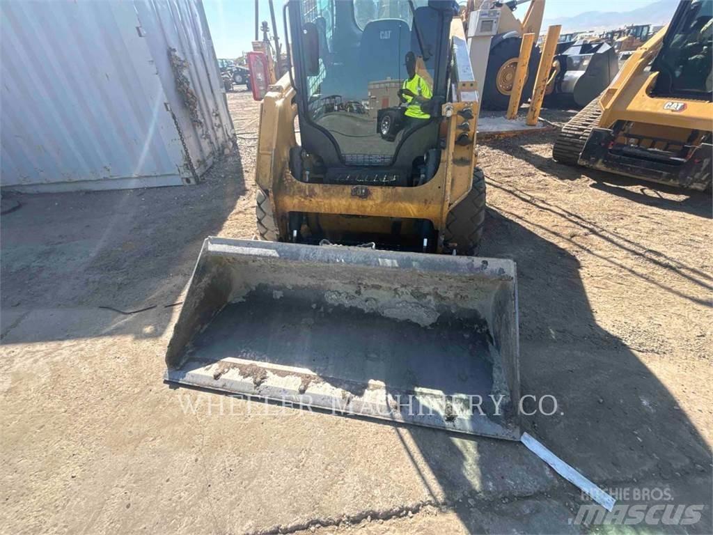 CAT 226D3 C3H2 Skid steer mini nakladalci