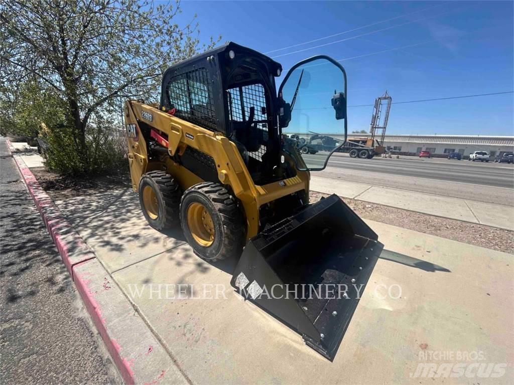 CAT 226D3 C3H2 Skid steer mini nakladalci