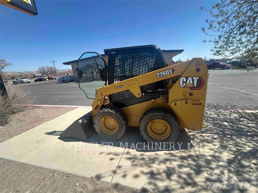 CAT 226D3 C3H2 Skid steer mini nakladalci
