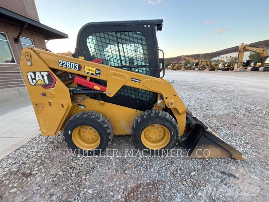 CAT 226D3 C3H2 Skid steer mini nakladalci