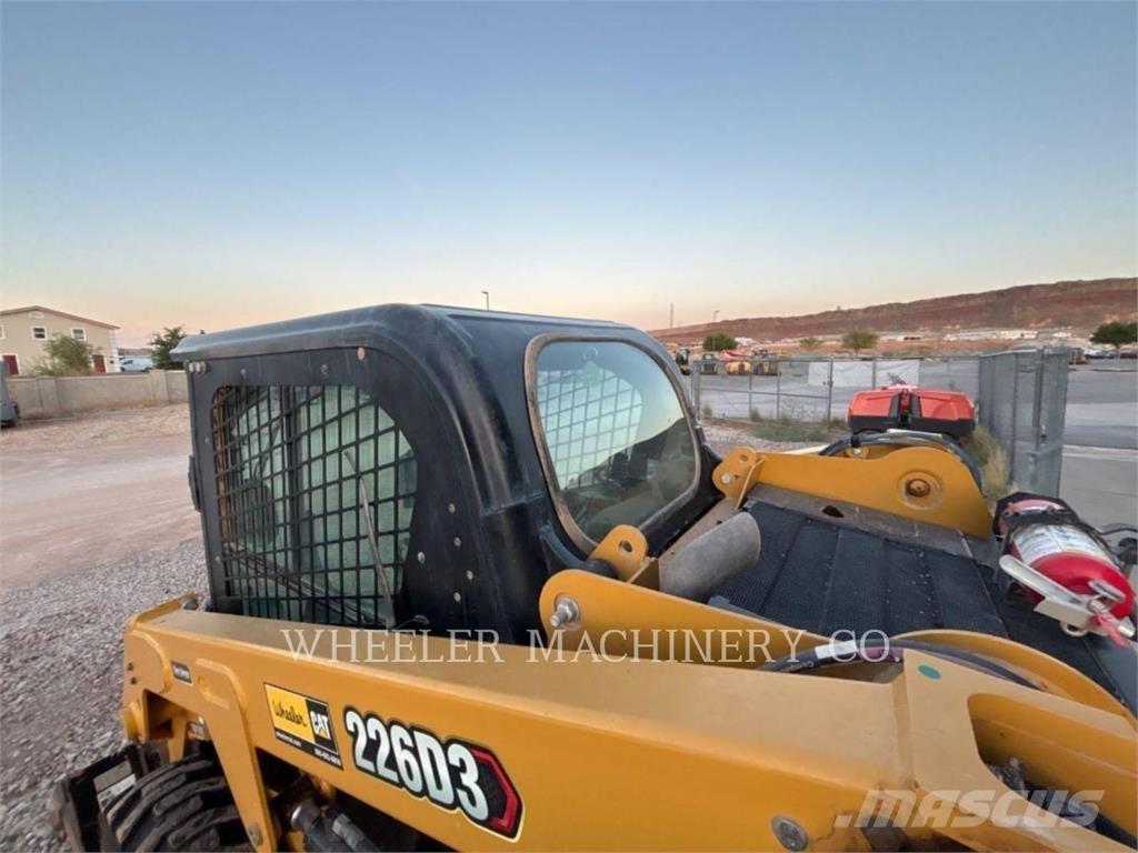 CAT 226D3 C3H2 Skid steer mini nakladalci