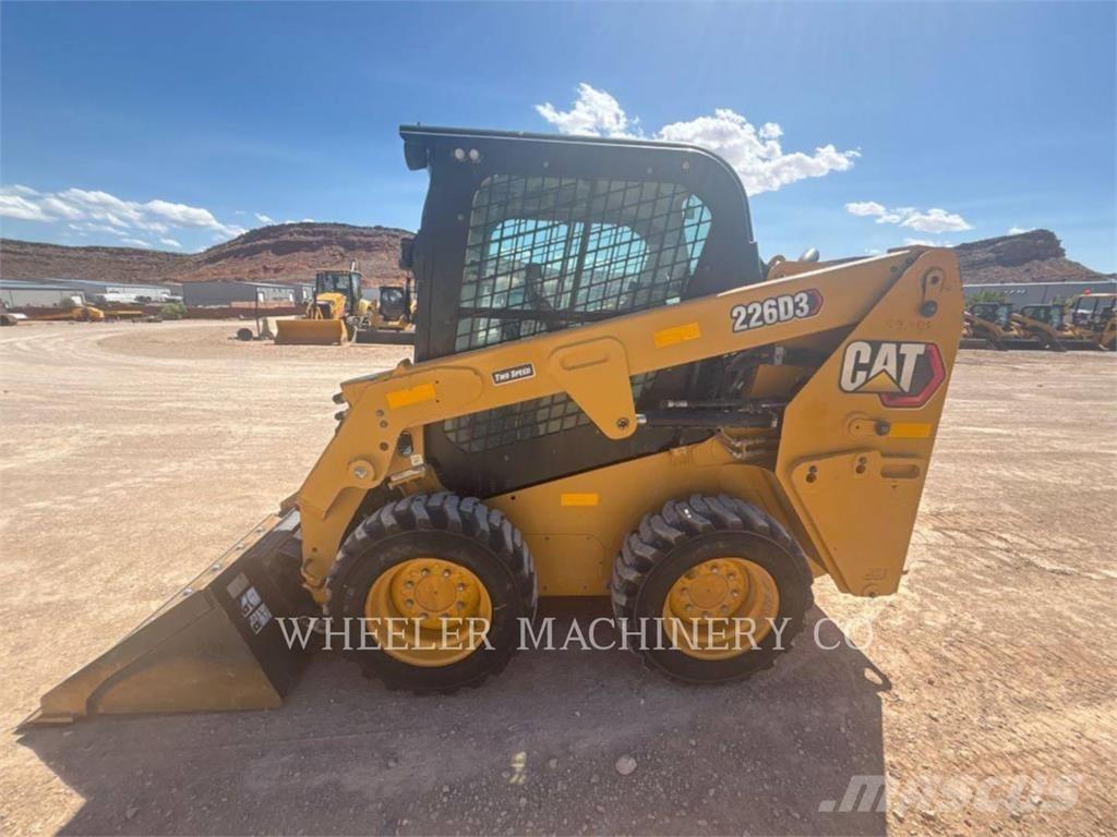 CAT 226D3 C3H2 Skid steer mini nakladalci