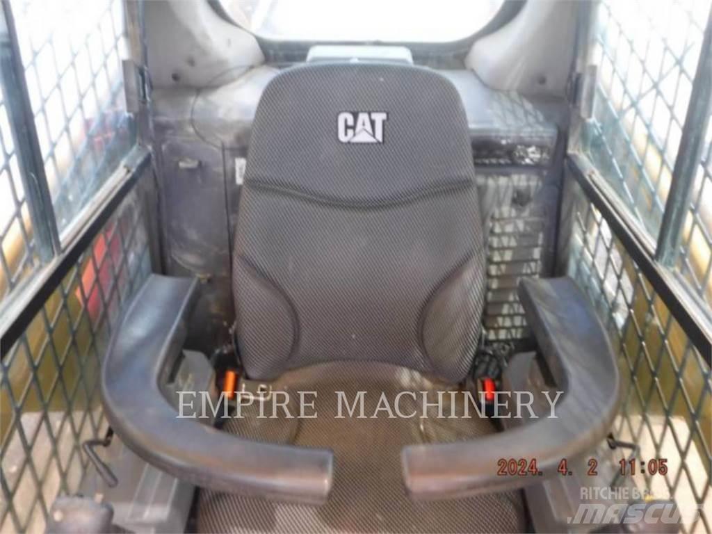 CAT 226D3 CA Skid steer mini nakladalci