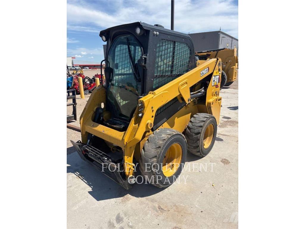 CAT 226D3STD1C Skid steer mini nakladalci