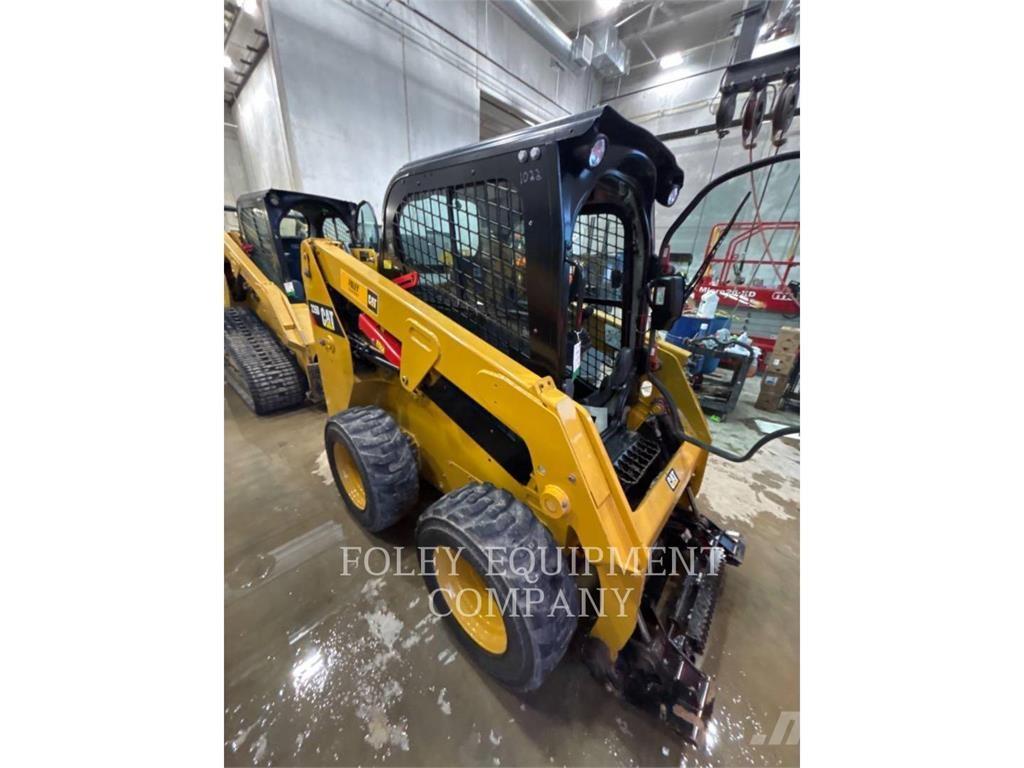 CAT 226DSTD1CA Skid steer mini nakladalci