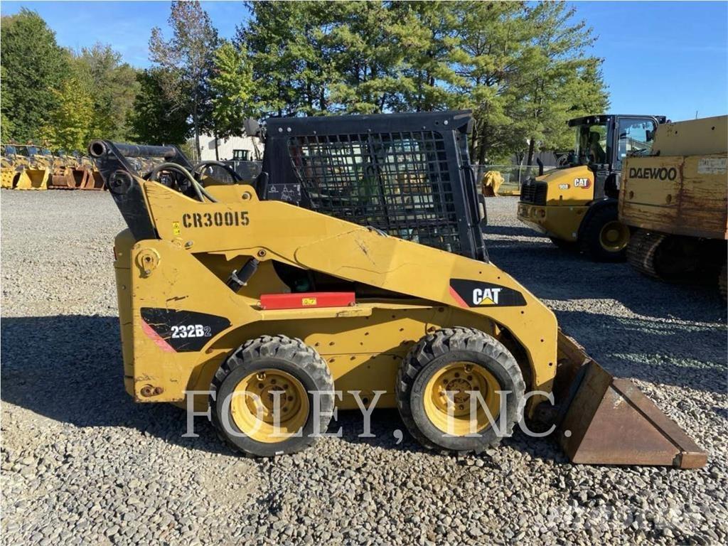 CAT 232B2 Skid steer mini nakladalci