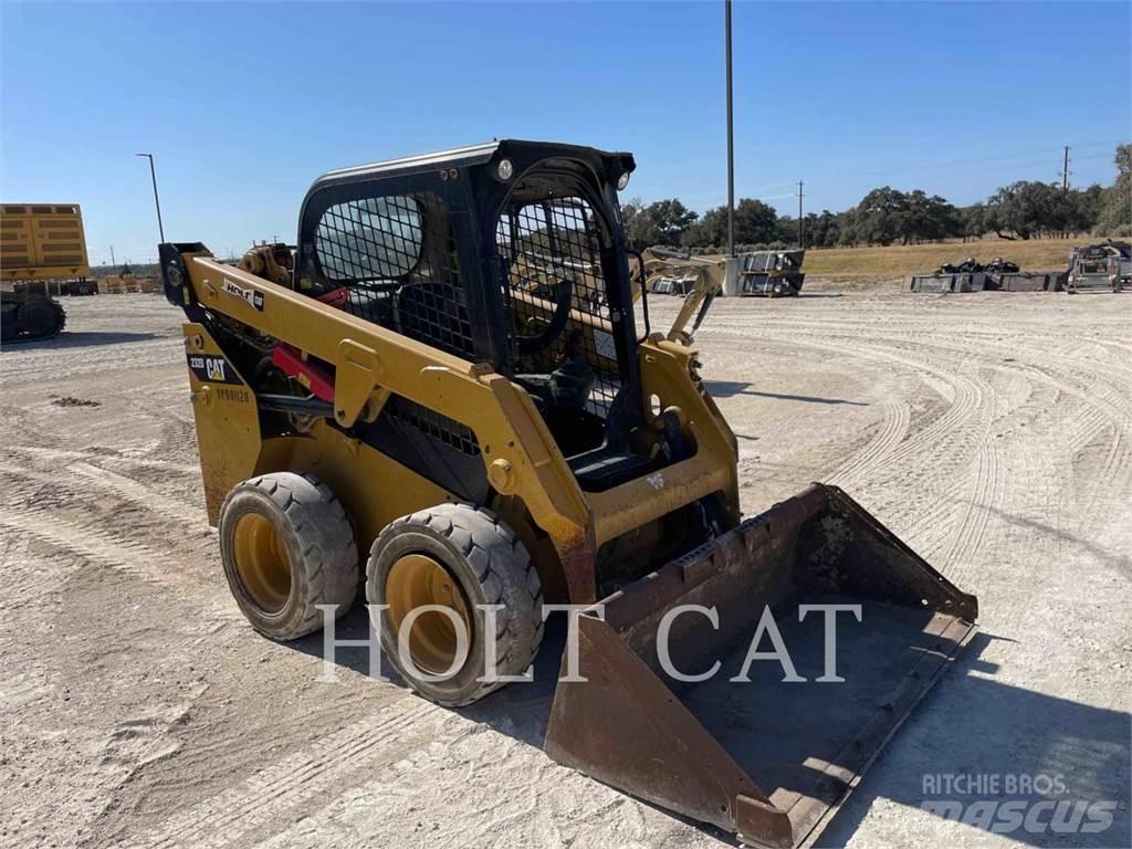 CAT 232D Skid steer mini nakladalci