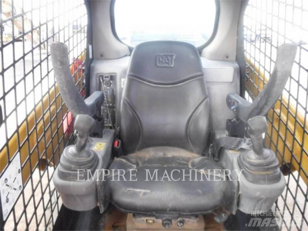 CAT 232D Skid steer mini nakladalci