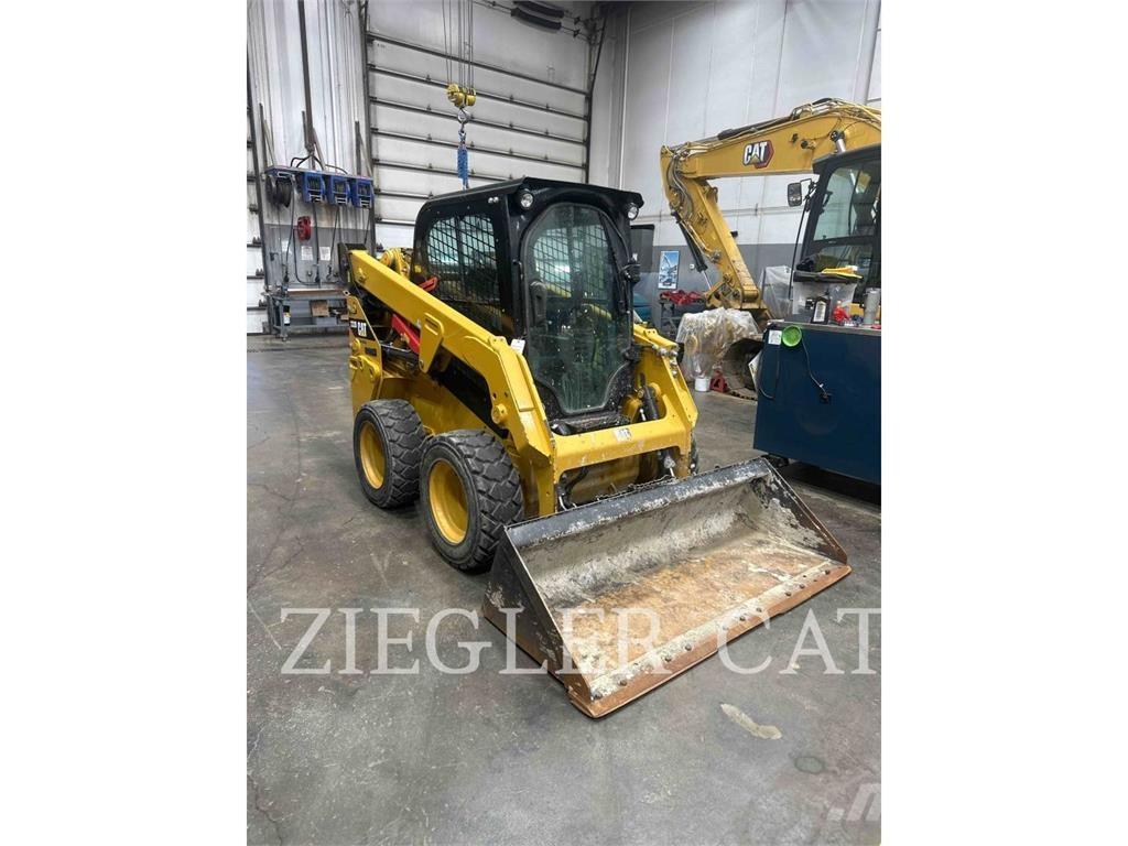 CAT 232D Skid steer mini nakladalci