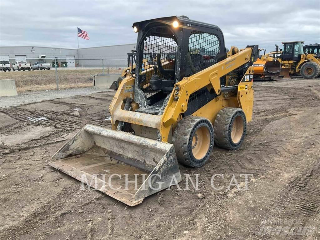 CAT 232D Q+ Skid steer mini nakladalci