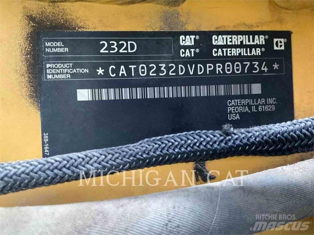 CAT 232D Q+ Skid steer mini nakladalci