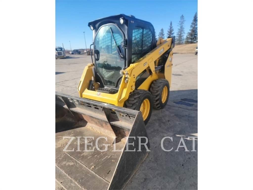 CAT 232D3 Skid steer mini nakladalci