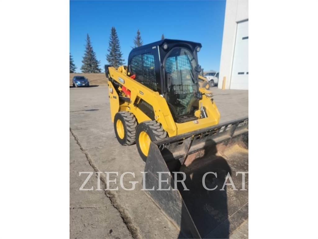 CAT 232D3 Skid steer mini nakladalci