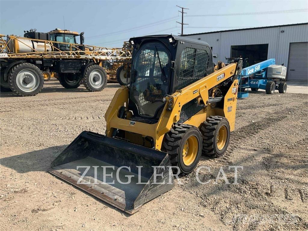 CAT 232D3 Skid steer mini nakladalci
