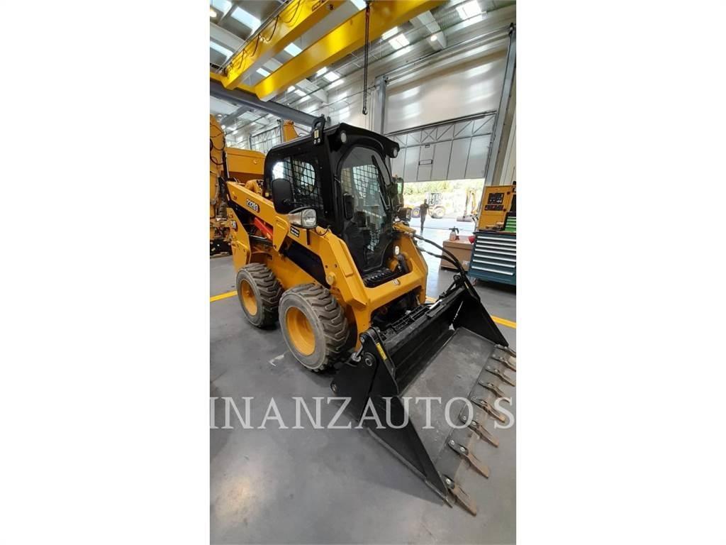 CAT 232D3 Skid steer mini nakladalci