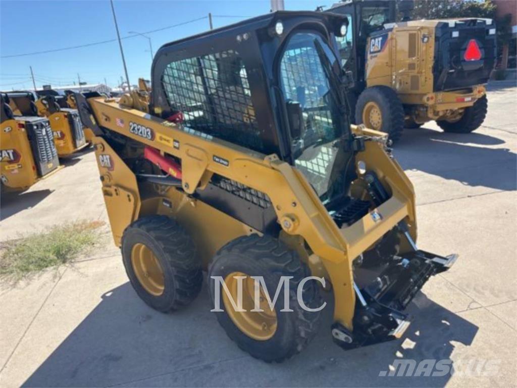 CAT 232D3 Skid steer mini nakladalci