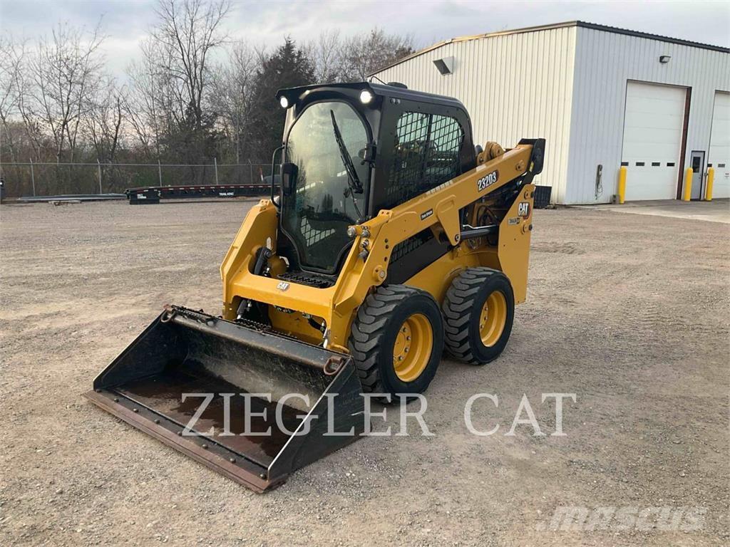 CAT 232D3 Skid steer mini nakladalci