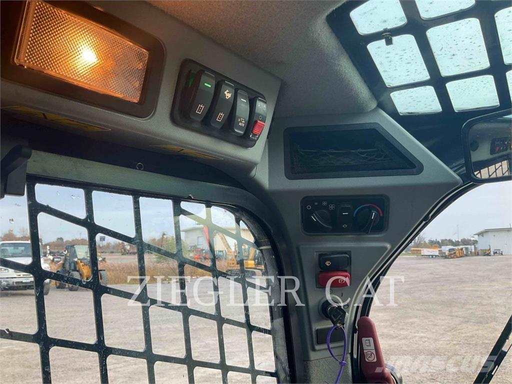 CAT 232D3 Skid steer mini nakladalci