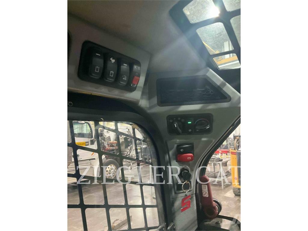 CAT 232D3 Skid steer mini nakladalci