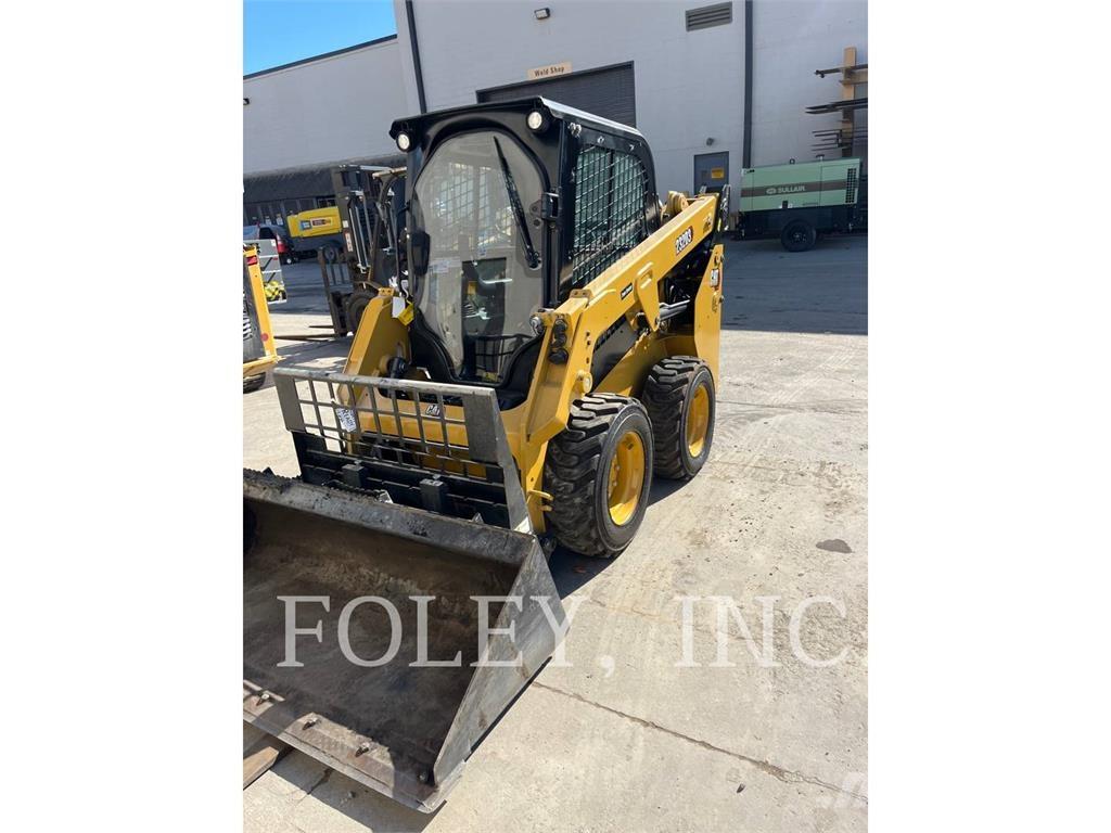 CAT 232D3 Skid steer mini nakladalci