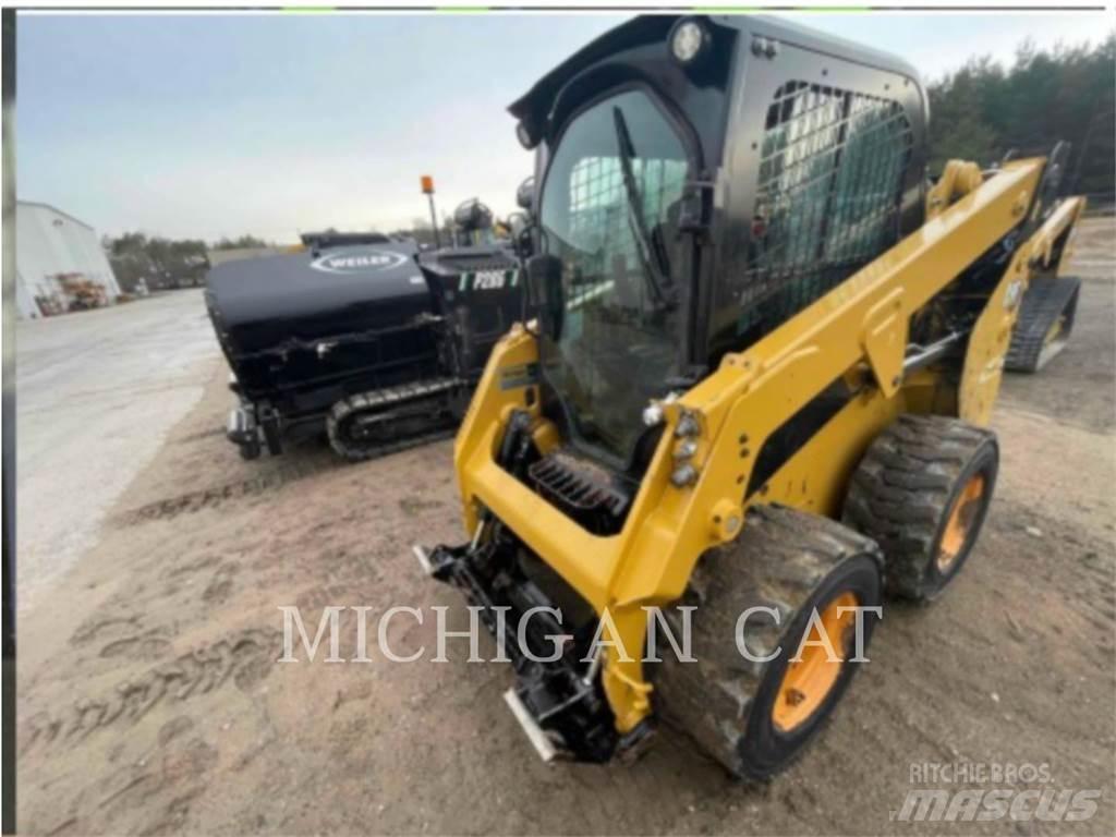 CAT 232D3 A2Q Skid steer mini nakladalci