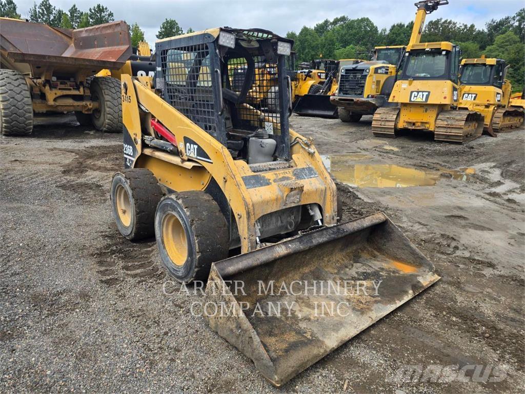 CAT 236 B Skid steer mini nakladalci