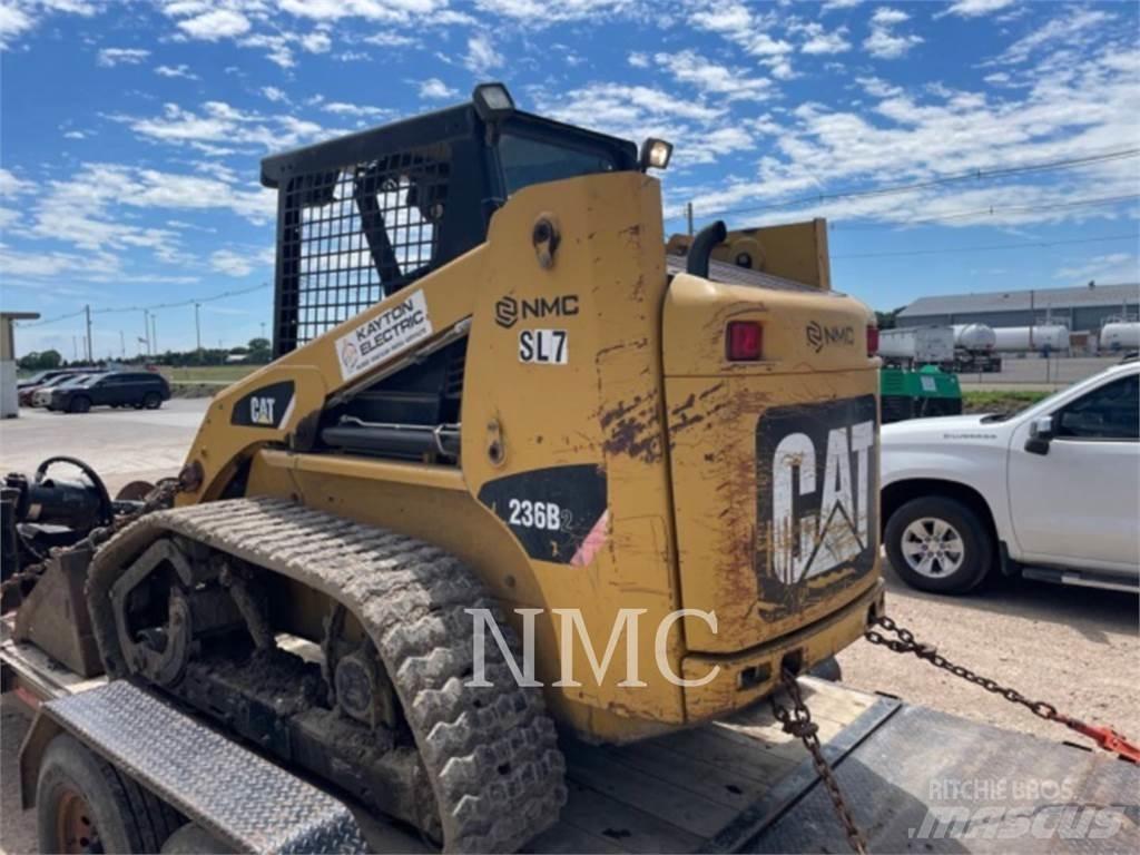 CAT 236B Skid steer mini nakladalci