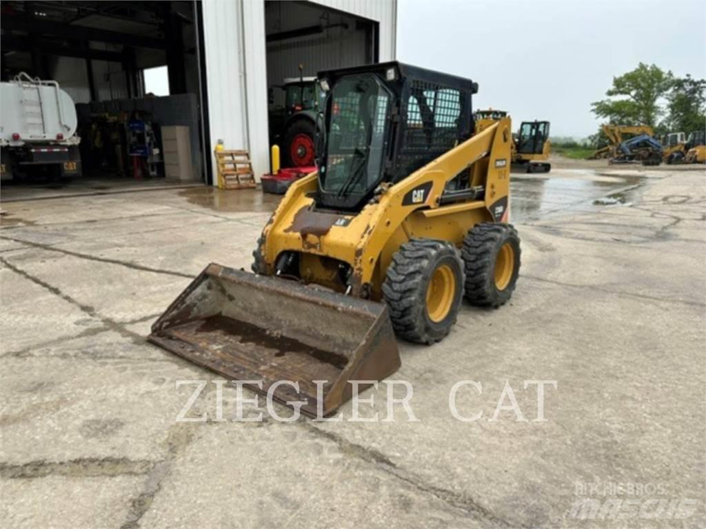 CAT 236B3 Skid steer mini nakladalci