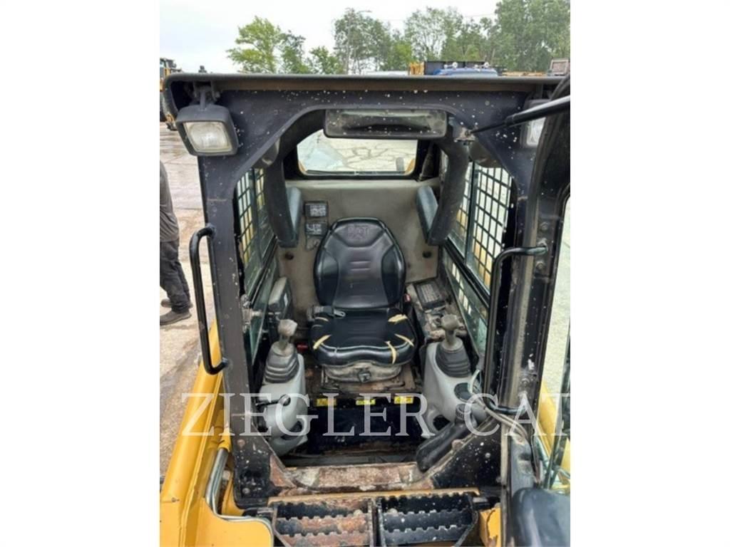 CAT 236B3 Skid steer mini nakladalci