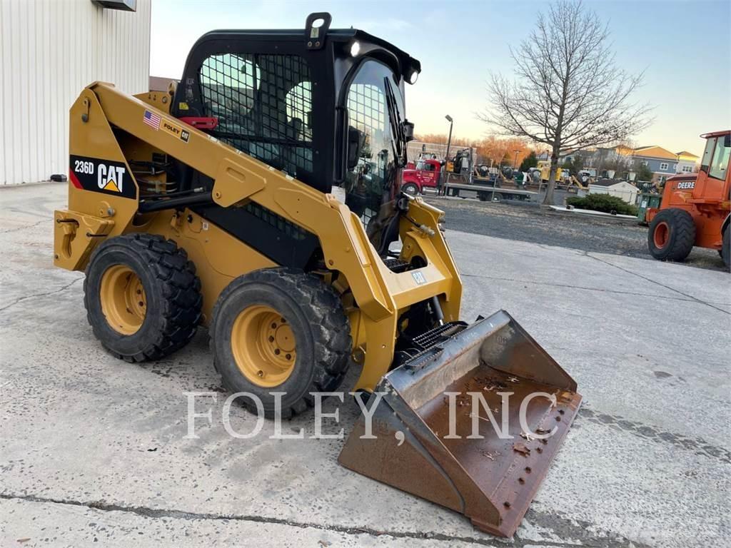 CAT 236D Skid steer mini nakladalci