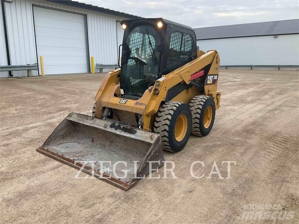 CAT 236D Skid steer mini nakladalci