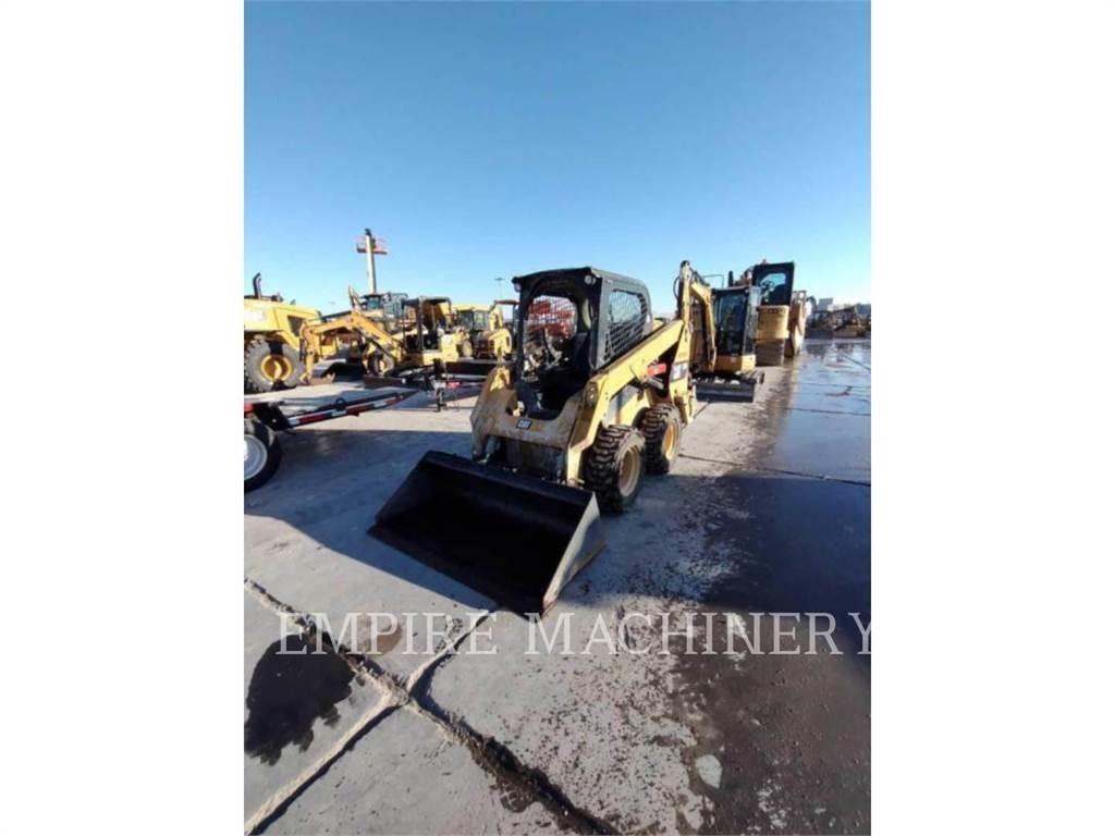 CAT 236D Skid steer mini nakladalci