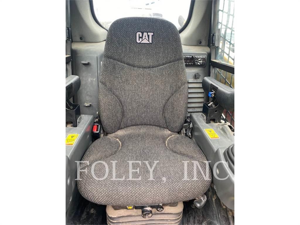 CAT 236D Skid steer mini nakladalci