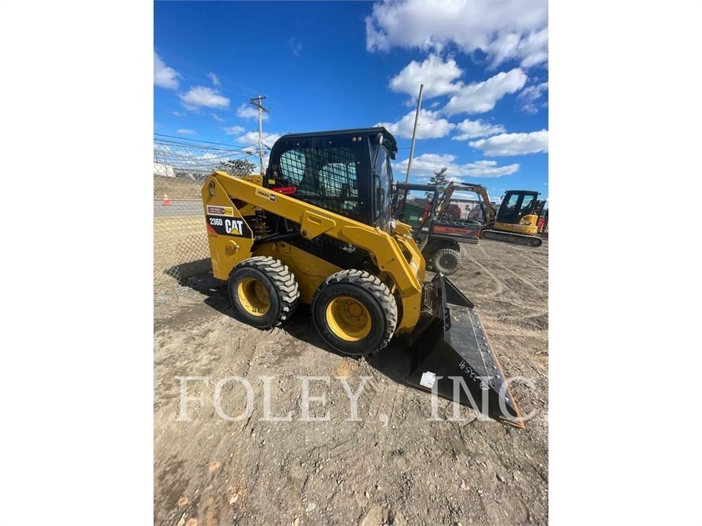 CAT 236D Skid steer mini nakladalci