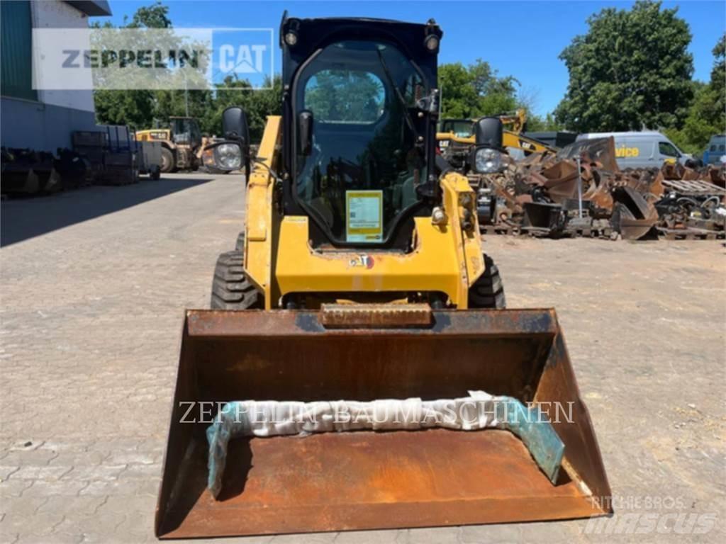 CAT 236D Skid steer mini nakladalci