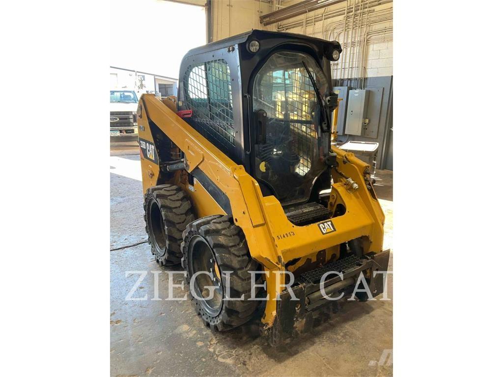 CAT 236D Skid steer mini nakladalci