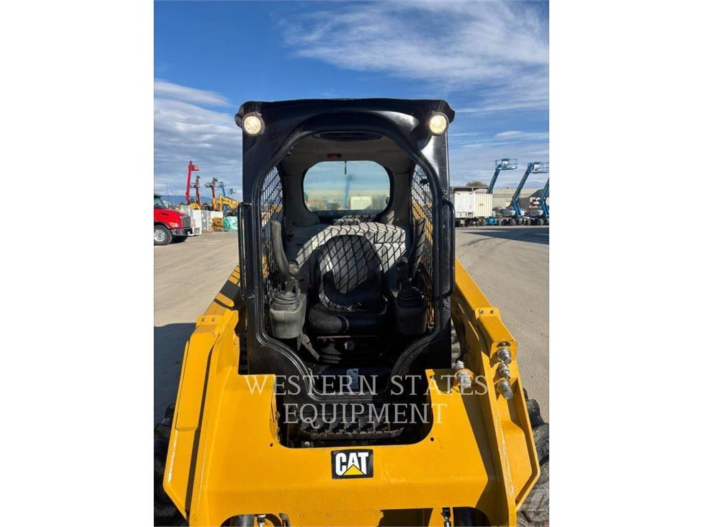 CAT 236D Skid steer mini nakladalci