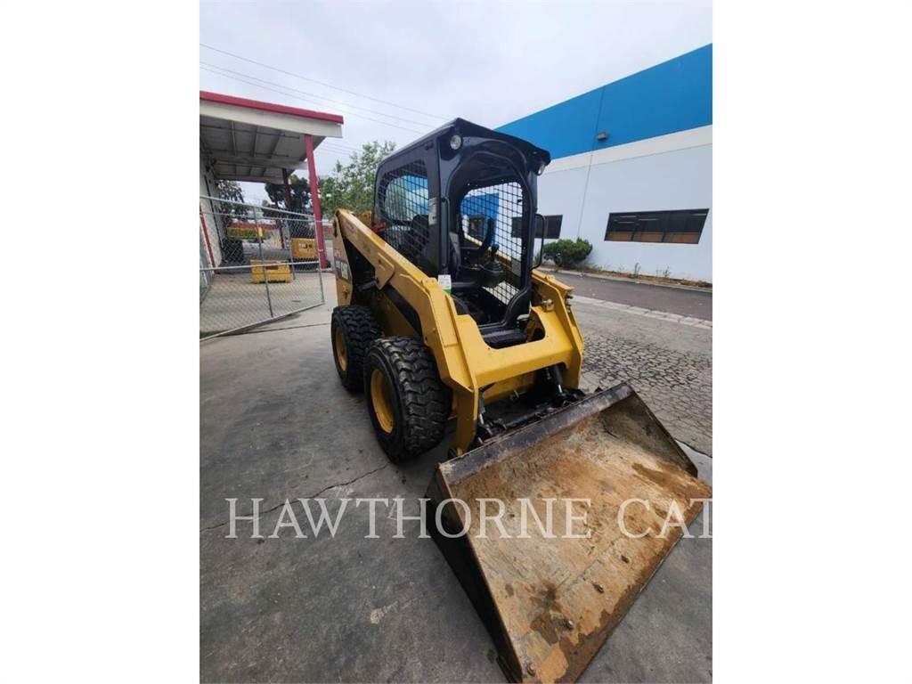 CAT 236D Skid steer mini nakladalci