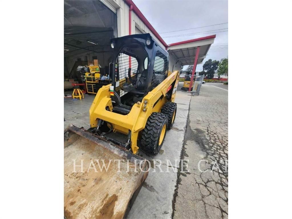 CAT 236D Skid steer mini nakladalci