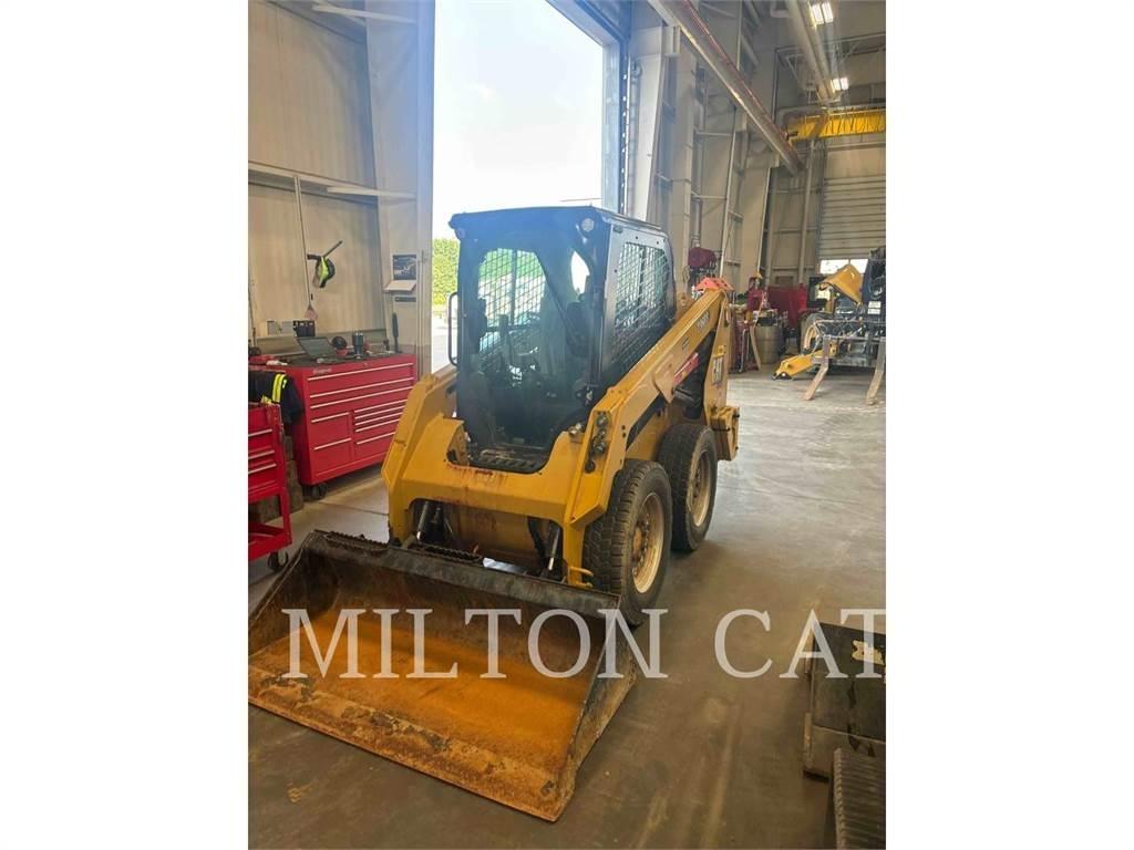 CAT 236D 3 Skid steer mini nakladalci