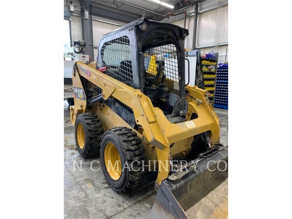 CAT 236D H2CN Skid steer mini nakladalci