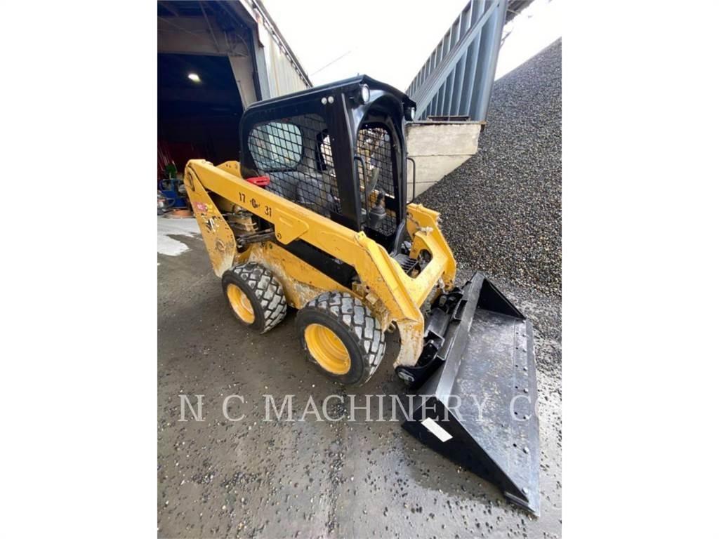 CAT 236D H2CN Skid steer mini nakladalci