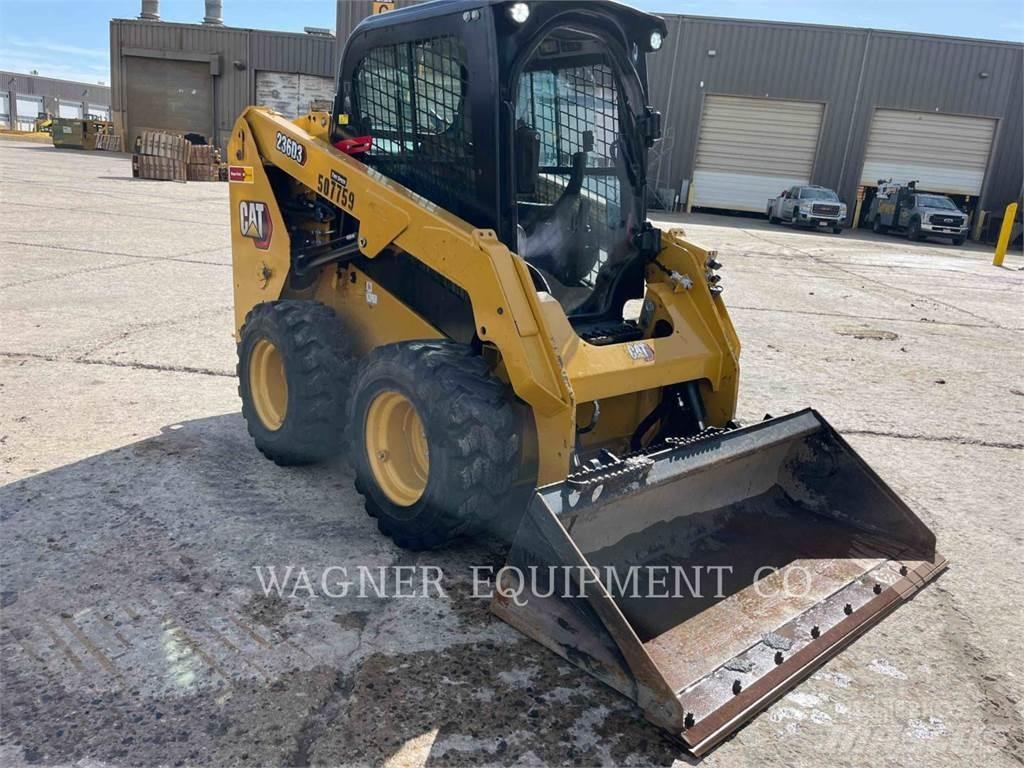 CAT 236D3 Skid steer mini nakladalci