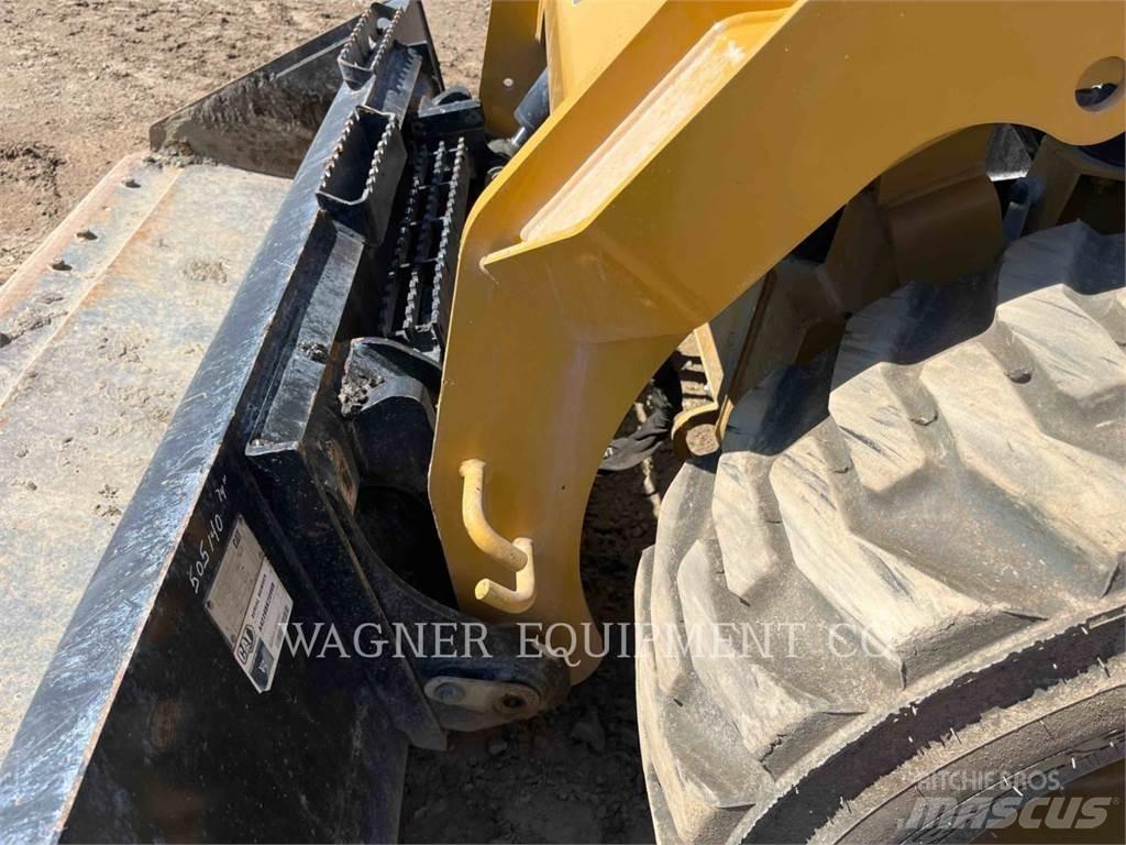 CAT 236D3 Skid steer mini nakladalci