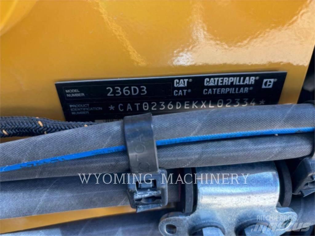 CAT 236D3 Skid steer mini nakladalci