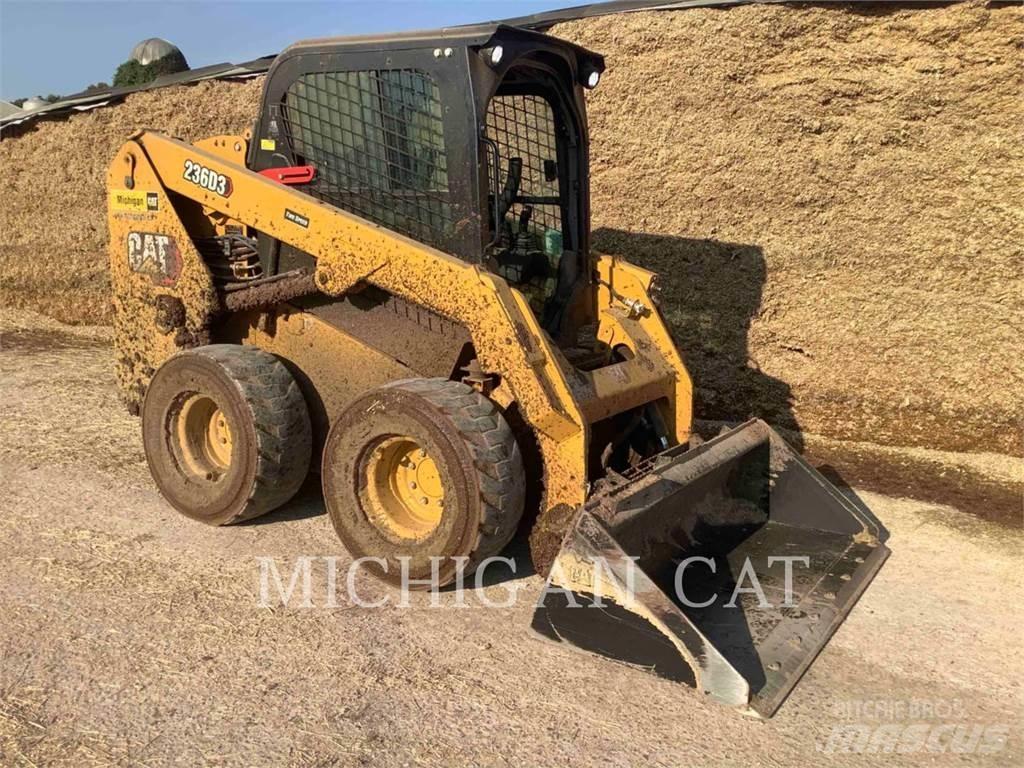CAT 236D3 Skid steer mini nakladalci
